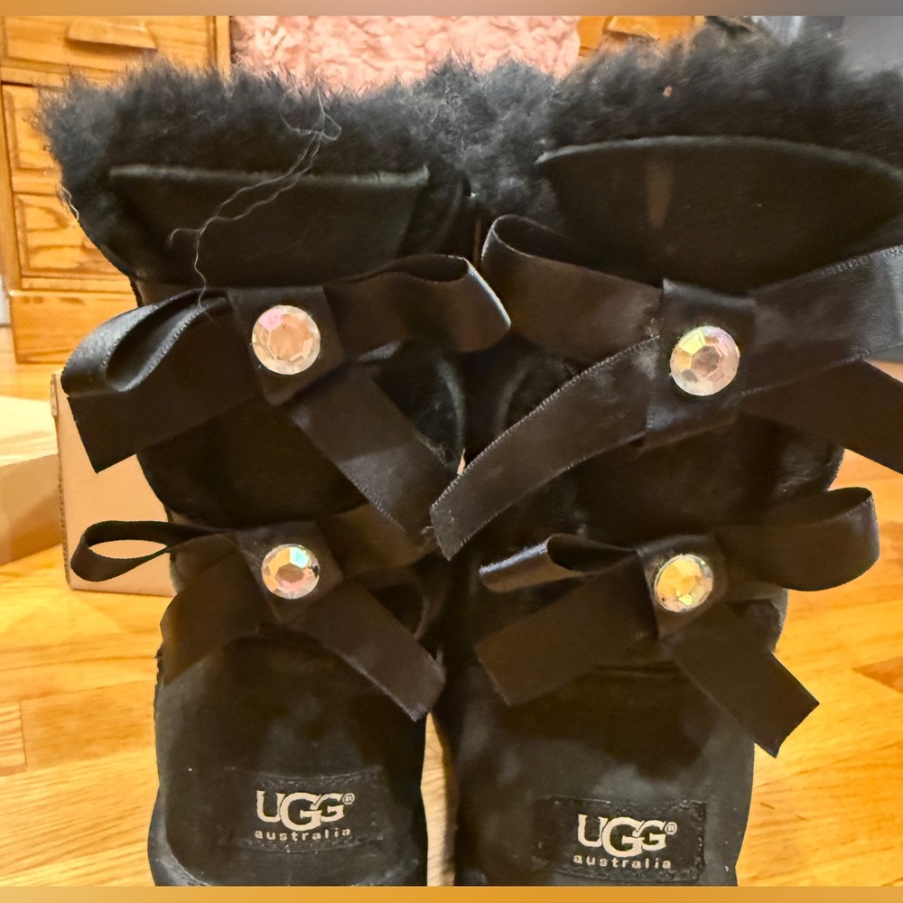 UGG W Bailey Bow Ankle Boots - Black